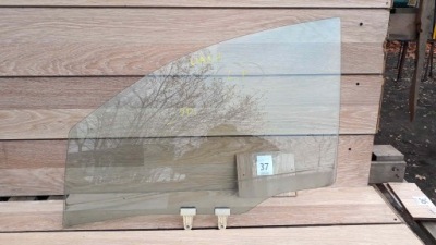 Стекло боковая левая передняя suzuki liana 5d фото №1