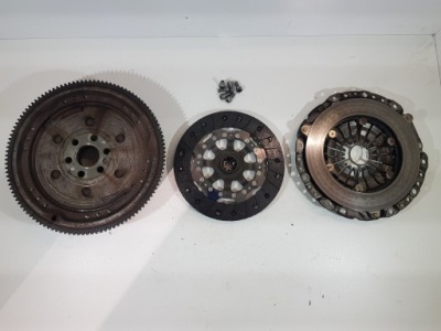 Колесо двомасовий 7512693 bmw e46 2.0b фото №1