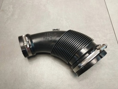 Audi a5 8t труба всмоктувальна 04l129661 фото №1