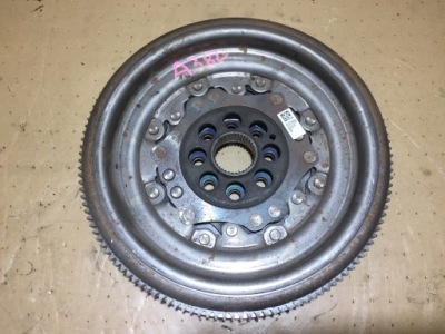Audi a3 8v 1.8 tfsi колесо двухмассовый 06k105266j фото №1