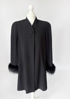 Luisa Spagnoli elegancki płaszcz peleryna vintage futro minimalizm