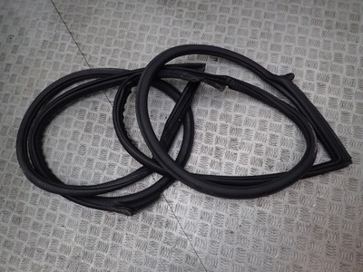 Porsche 992 911 прокладка двері дверна ліва фото №1