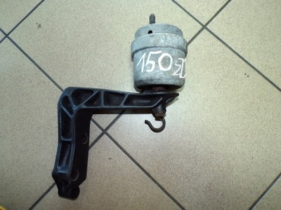 Vw t4 transporter 1.9 td кронштейн подушка двигуна фото №1