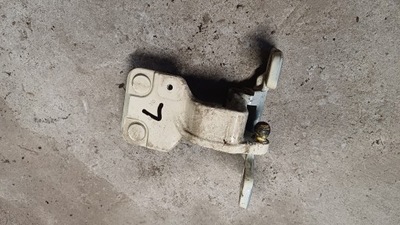 Mercedes w212 петля крышки левый фото №1