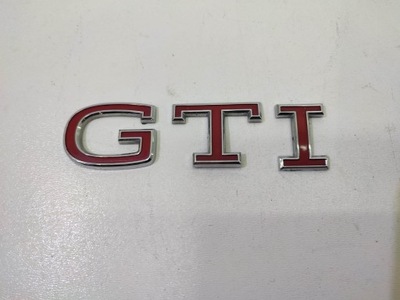 VW GOLF VIII GTI INSIGNIA EMBLEMA TRASERA DE TAPA DE MALETERO  