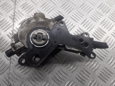Насос вакуум вакуум skoda octavia ii 1.9 tdi 038145215 фото №1