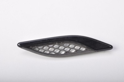 Maserati ghibli iii заглушка решётка крыла фото №1