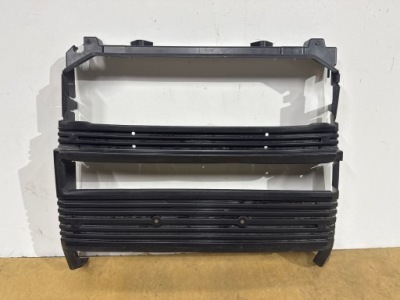 Land rover defender l663 корпус радіатора l8b2-8c464 фото №1