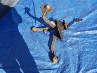 Поворотный кулак левый перед mercedes w205 рычаги фото №1