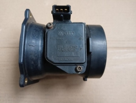 ВИТРАТОМІР AUDI VW A4 A6 2.4 2.8 078133471C 