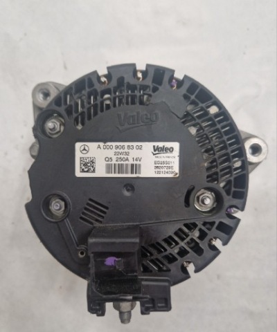 НОВИЙ ГЕНЕРАТОР MERCEDES-BENZ A 000 906 83 02 VALEO 440771 