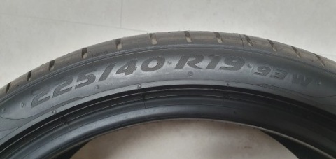 PIRELLI P ZERO PZ4 225/40 R19 НОВА 