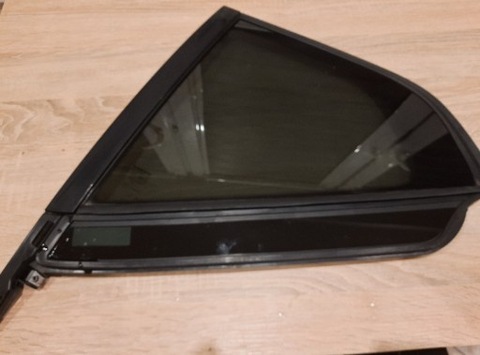 VOLVO XC40 II GLASS LEFT REAR VENT WINDOW DARK  