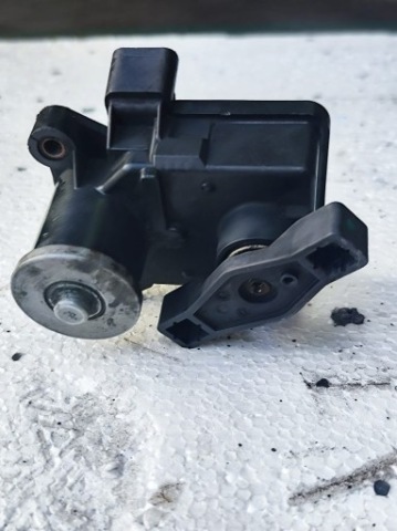 МОТОРЧИК РЕГУЛЮВАННЯ КРИШОК КОЛЕКТОРУ ВПУСКНОГО MERCEDES OM642 A642150059401 