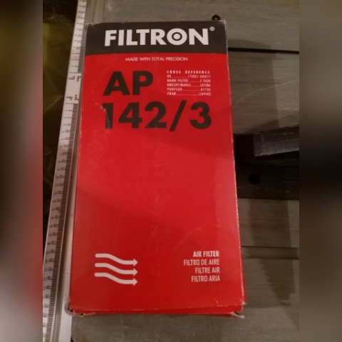 FILT ВОЗДУХА AP142/3 TOYOTA AVENSIS COROLLA 