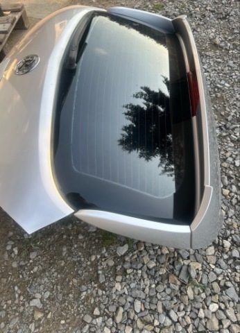 КРЫШКА БАГАЖНИКА БАГАЖНИКА OPEL CORSA D 3D ЗАДНЯЯ Z LOTKAMI 