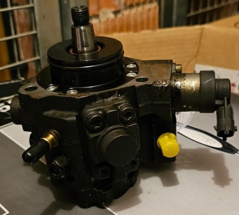 НАСОС ПАЛИВНА NISSAN QASHQAI J10 BOSCH H8200690 