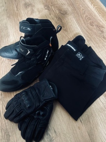ПРОДАМ КОМПЛЕКТ UBRAN NA ДВИГУН ВЗУТТЯ TCX, REKAWICE DAINESE, ШТАНИ SPIDI 