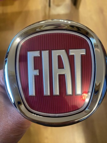 ЗНАЧЕК PUSH UP ЗАД FIAT BRAVO PUNTO GRANDE НОВЫЙ 
