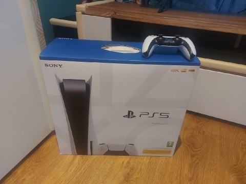 Nowa konsola Playstation 5 pad napęd Media Saturn