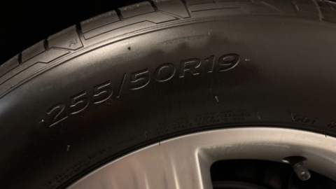 2X ШИНИ DEMO (900KM) HANKOOK VENTUS S1 EVO3 EV 255/50/19 - LISTOPAD 2024R 