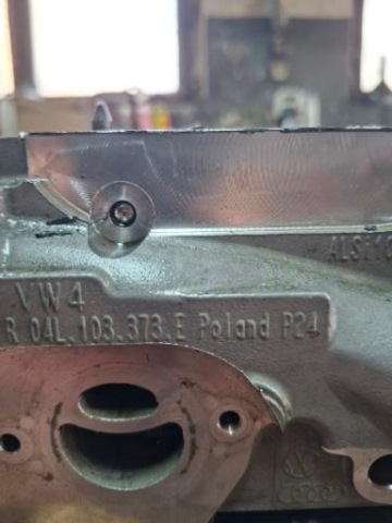 ГОЛОВКА AUDI 2.0TDI КОД ДВИГУНА CSU 04L 103 373 E 