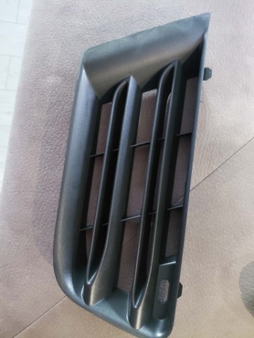 РЕШЕТКА РЕШЕТКА RENAULT SCENIC 2007 ПРАВАЯ 