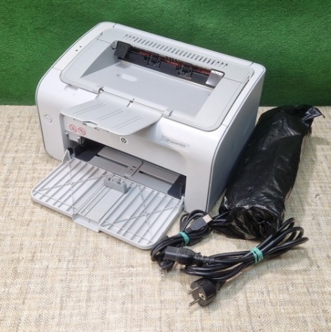 Drukarka laserowa HP P1005 / 1102  nowy toner, komplet kabli - 10 035 str 