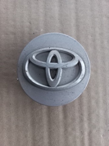 КОВПАЧОК DO ДИСКІВ TOYOTA 62MM СРІБНИЙ КОВПАЧОК 