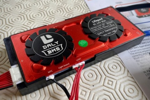 BMS DALE 8S 24V LIFEPO4 Z EKRANEM, BLUETOOTH, КАБЕЛЕМ USB 