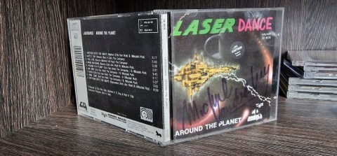 LASER DANCE AROUND THE PLANET. AUTOGRAF MVD 