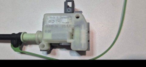 86113136 ФІКСАТОР КРИШКИ ЗАЛИВНОЇ ГОРЛОВИНИ ПАЛИВА VOLVO V60/S60 OD 2010 