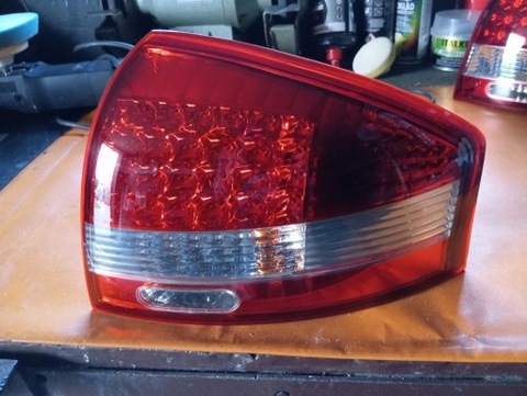 AUDI A6C5 FARO DERECHA DIODO LUMINOSO LED PARTE TRASERA BERLINA  