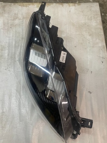 NEW CONDITION RIGHT LAMP FORD KUGA 3.LV4B-13E014-FG  