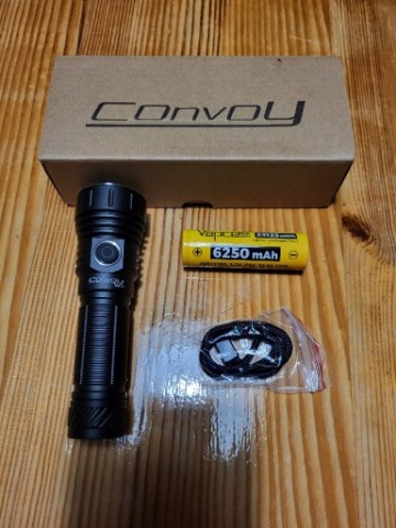 ЛІХТАРИК LED (СВІТЛОДІОД) CONVOY M21H 2500LM + АКУ VAPCELL 6250 MAH 