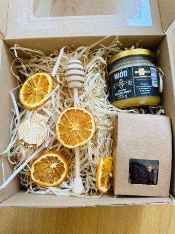 Prezent na Dzień Babci box miód herbata zestaw