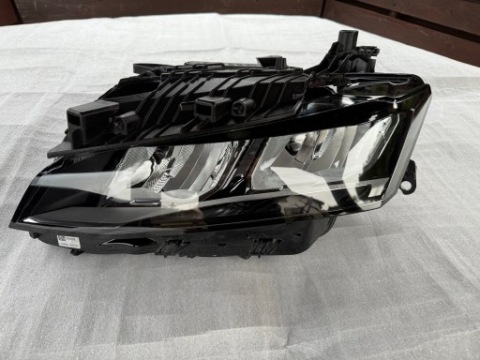 ФАРА ПЕРІД ЛІВА PEUGEOT 308 T10 3 ПОВНИЙ LED (СВІТЛОДІОД) OE 98516733 