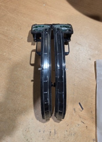 ПОВОРОТНИК ЛІВИЙ I ПРАВИЙ КОМПЛЕКТ PEUGEOT 308 T9 12953230 12953210 