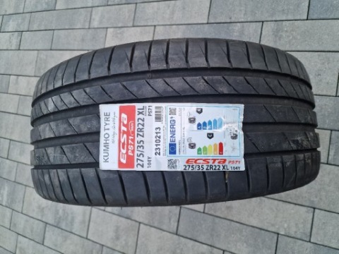 Kumho Ecsta 275/35 R22