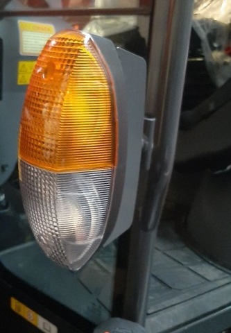 Lampa przednia kierunkowskaz/postój Kubota M4/M5 