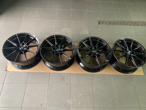 DISCOS DE ALEACIÓN LIGERA (DE TITANIO) BBS KUTE 18X8 5X114,3 ET45 GR YARIS  