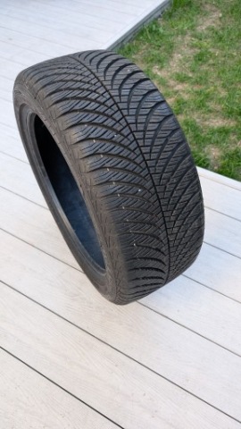 GOODYEAR VECTOR 4SEASONS GEN-2 225 / 45 / R17 94V XL - BIEZNIK ЯК НОВИЙ 