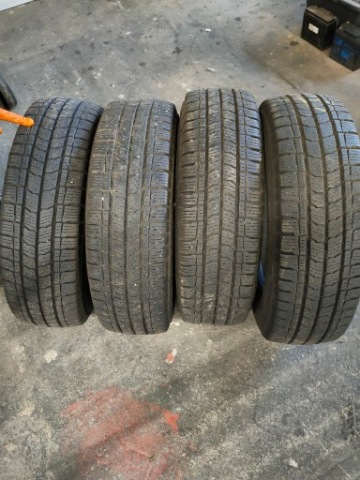 ШИНИ ЗИМОВІ KLEBER 215/70/15 C DO БУСА ЯК НОВЕ DOT 2322 