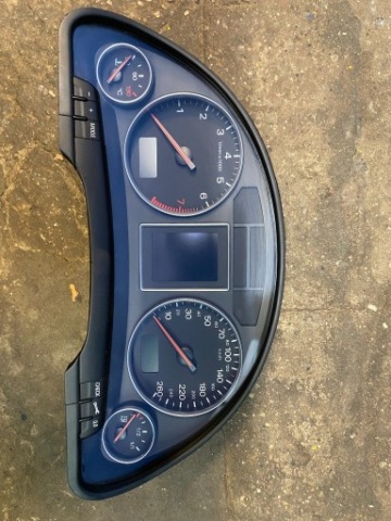 ПРИБОРНА ПАНЕЛЬ AUDI A4B6 БЕНЗИН 8E0920900H 