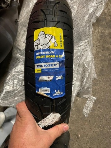 ШИНА MICHELIN ПУЛЬТ ROAD 4GT 120/70 ZR17 
