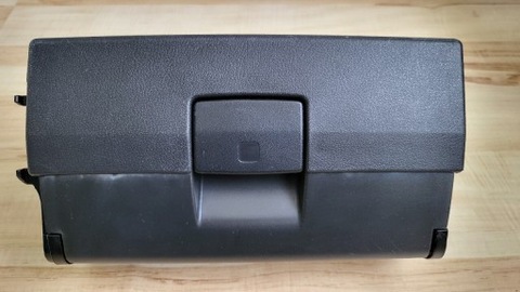 AUDI A3 8P GLOVEBOX UNDER SEAT RIGHT (PASAZER)  