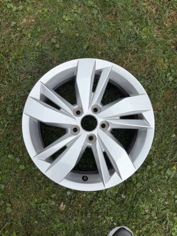 ДИСК АЛЮ АЛЮМІНІЄВА VOLKSWAGEN VW 2G0 2G POLO 15'' ET40 FA2082 ХОРОШИЙ СТАН 