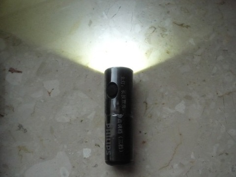 PHILIPS FLASHLIGHT LADOWAON ON USB C 5W 5 TRYBOW LED  