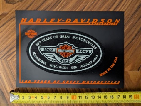НАШИВКА HARLEY DAVIDSON - ОРИГИНАЛ Z OKAZJI 100 LECIA КОМПАНИИ W 2003 ROKU. 