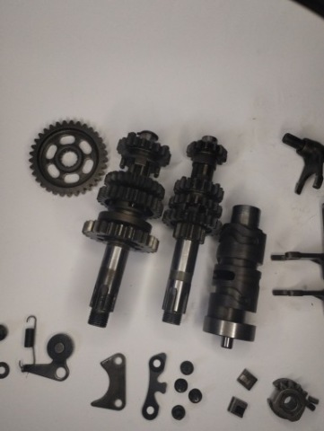 КОРОБКА ПЕРЕДАЧ SUZUKI GN125 DR125 
